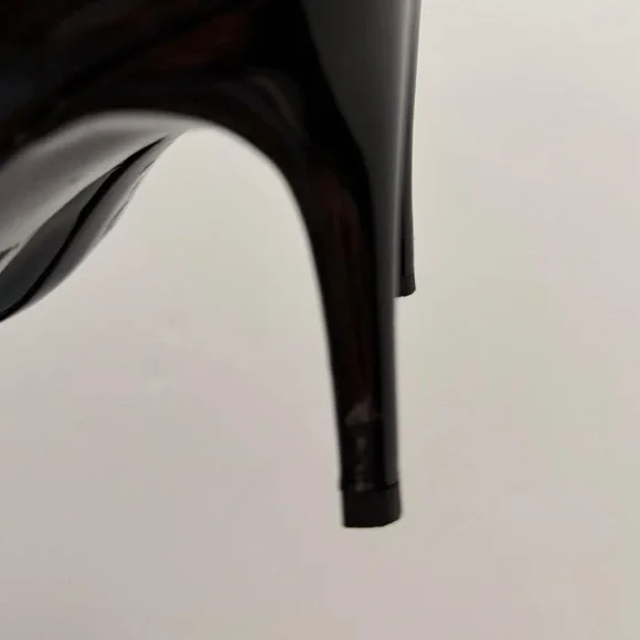 Louis Vuitton navy blue Heels Size 8 - Picture 11 of 12